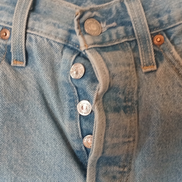 Levi's 501 Light Blue Denim Button-Fly Cutoff Shorts, size small - Picture 3 of 11